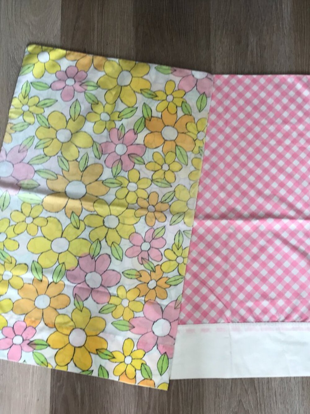 🌸 Vintage Lot of 2 Pillowcases — Retro Floral & Pink Gingham  — 1970s